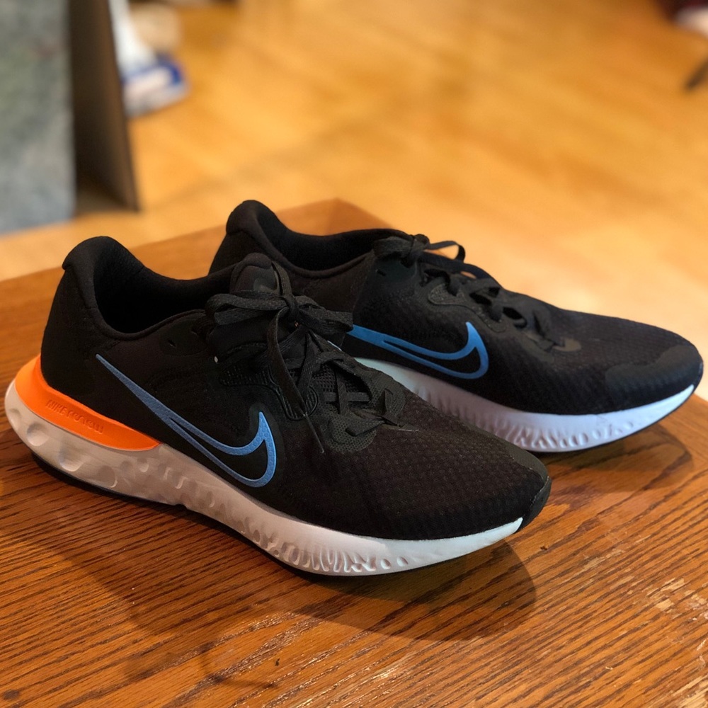 Nike Renew Men’s 11.5 - practically new, worn 3x indoors only
